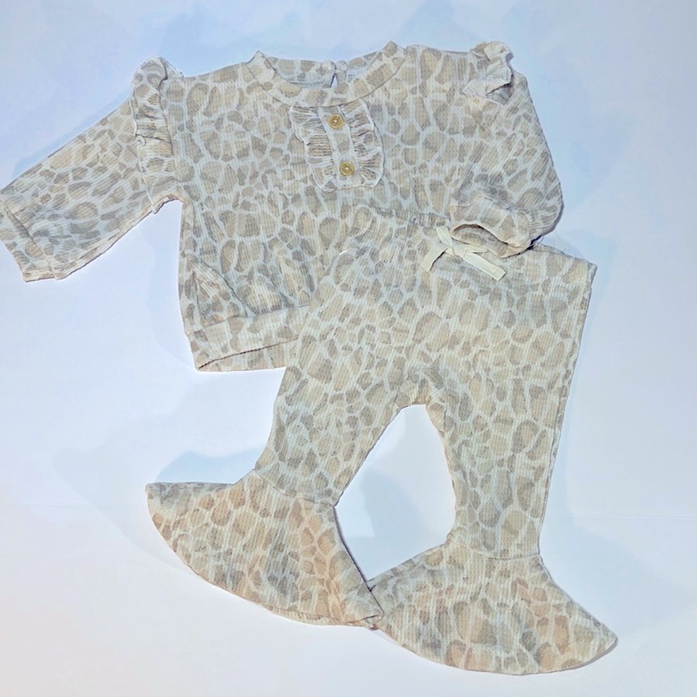 Beige leopard print bell bottom toddler set
